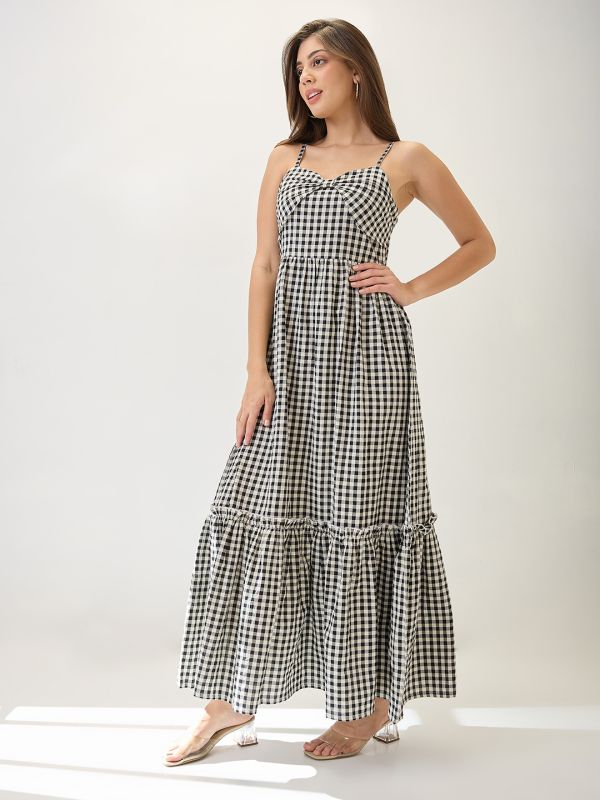 Globus Women Black & White Checkered Strappy Sleeves Sweetheart Neck Bow Detail Tiered Fit & Flare Maxi Dress