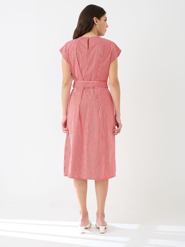 Globus Women Red Round Neck Extended Sleeves Striped Gathered A-Line Midi Dress With Belt