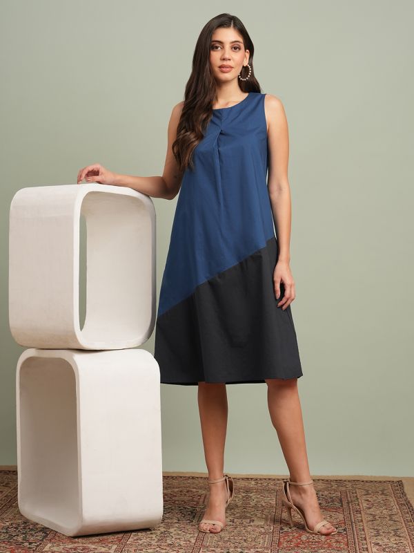 Globus Women Blue Round Neck Colourblocked A-Line Knee Length Resort Dress