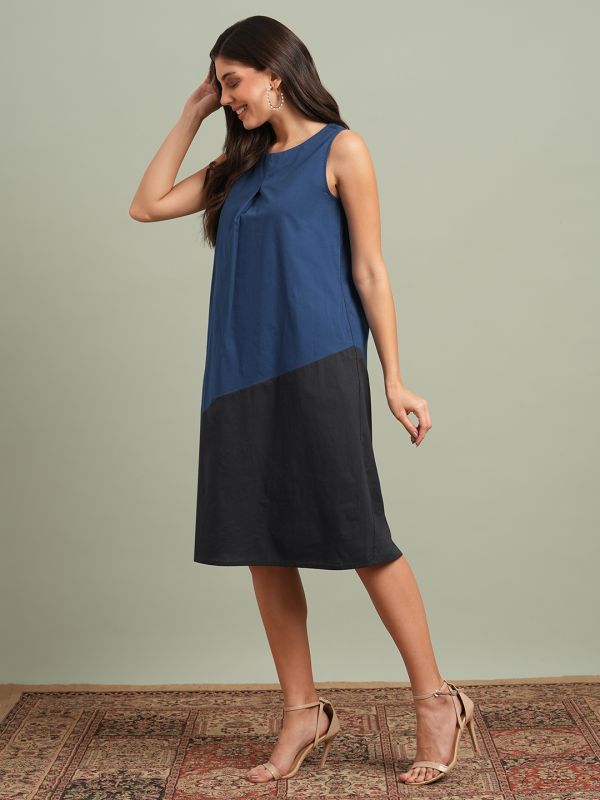 Globus Women Blue Round Neck Colourblocked A-Line Knee Length Resort Dress
