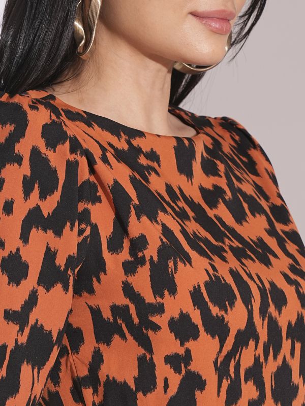 Globus Women Rust Animal Print Puff Sleeves Pleated Peplum Top