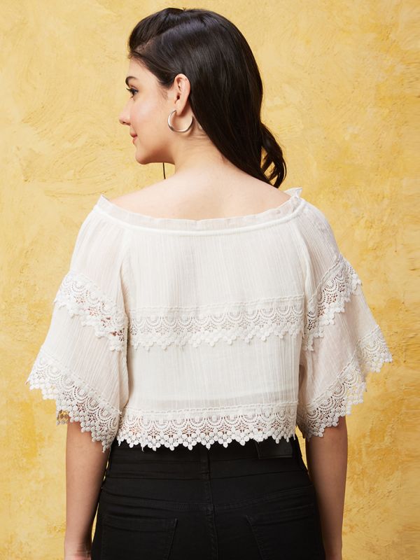 Globus Women Off-White Solid Round Neck Lace Insert Casual Crop Top