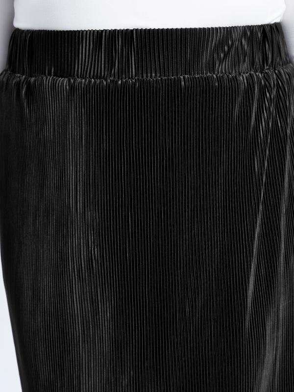 Globus Gloplus Women Black Mid-Rise Accordion Pleats Side Slits Plus Size Straight Maxi Skirt