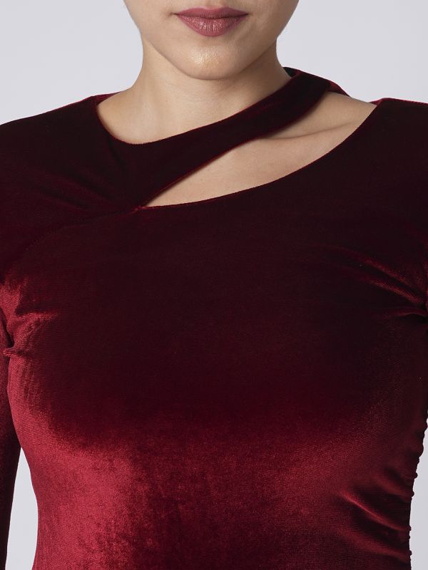 Globus Women Maroon Round Neck Long Sleeves Cut-Out Detail Velvet Knee Length Bodycon Party Dress