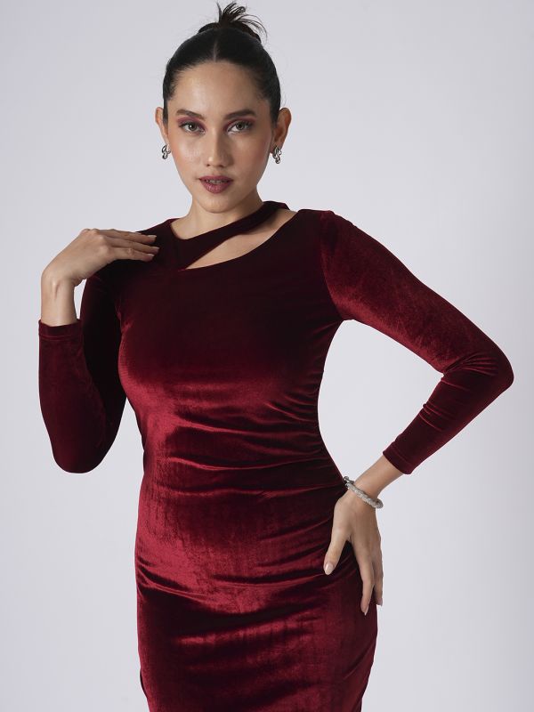 Globus Women Maroon Round Neck Long Sleeves Cut-Out Detail Velvet Knee Length Bodycon Party Dress