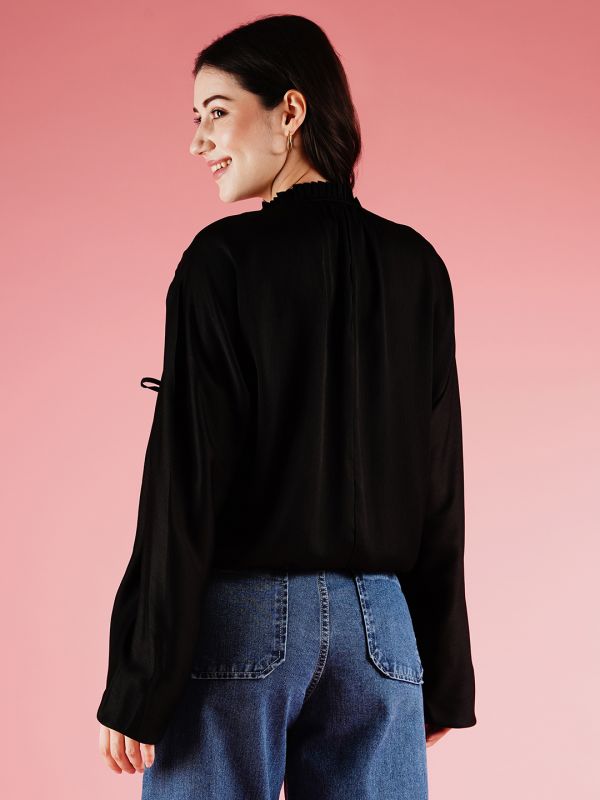 Globus Women Black Solid V-Neck Long Sleeves Top