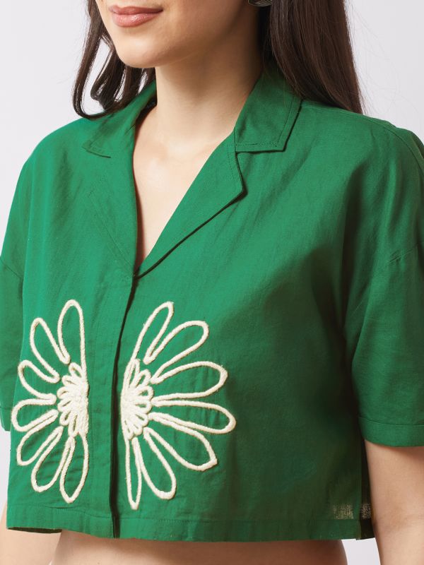 Globus Women Green Notch Lapel Drop Shoulder Sleeves Embroidered Detail Boxy Fit Crop Shirt