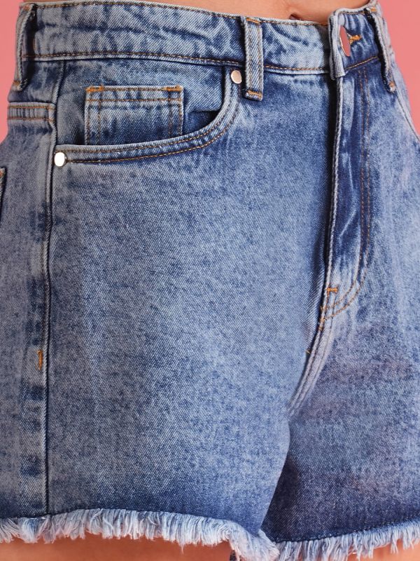 Globus Women Med Blue Slim Fit Mid-Rise Frayed Hem Denim Shorts