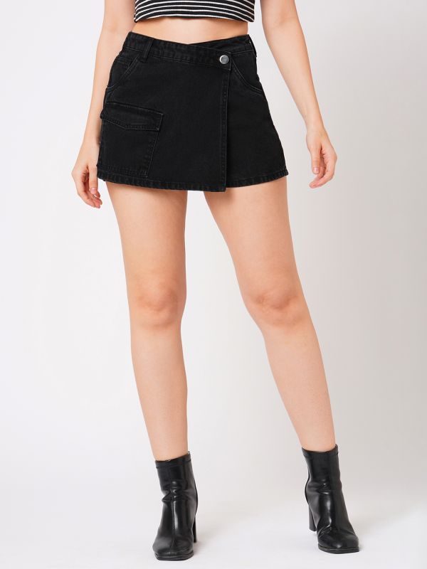 Globus Women Black Slim Fit Mid-Rise Front Pocket Denim Skorts