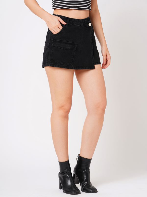 Globus Women Black Slim Fit Mid-Rise Front Pocket Denim Skorts