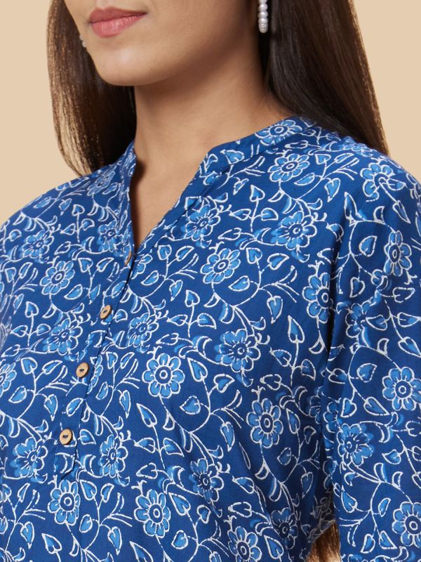 Globus Women Blue Printed Straight Kurta