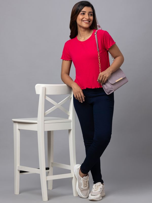 Globus Women Red Solid Round Neck Casual Regular Fit Crop Tshirt