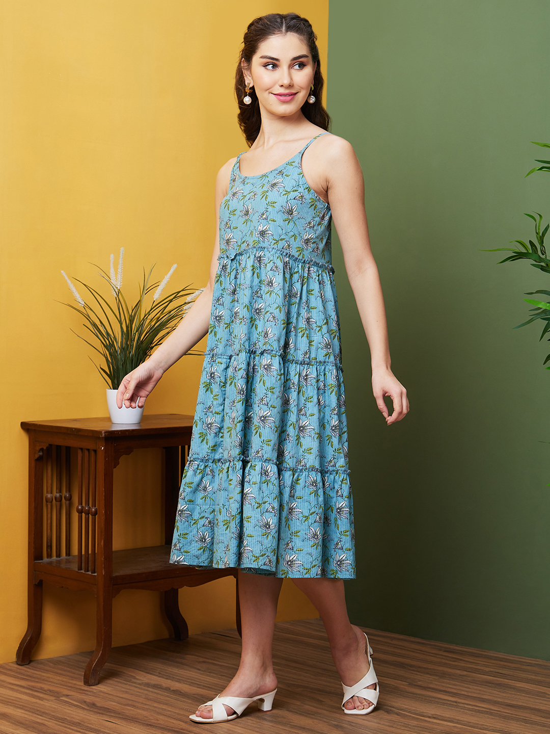Globus Women Blue Floral Printed Casual Round Neck A-Line Ethnic Dresses