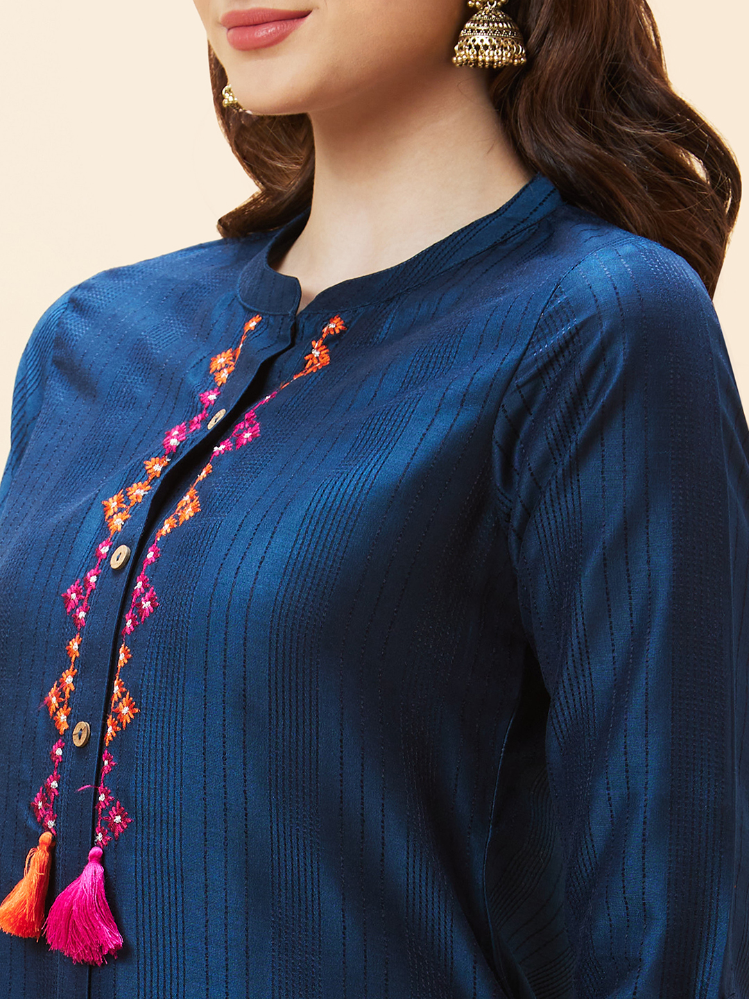 Globus Women Teal Solid Placket Embroidered Mandarin Collar Poly Dobby Straight Kurta with Tassel Detailing