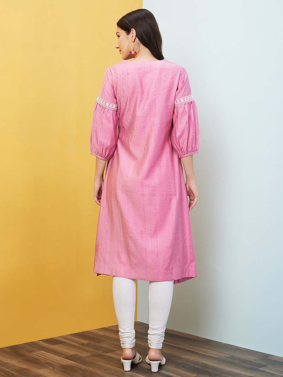 Globus Women Pink Woven Design Round Neck Embroidered Yoke Straight Kurta
