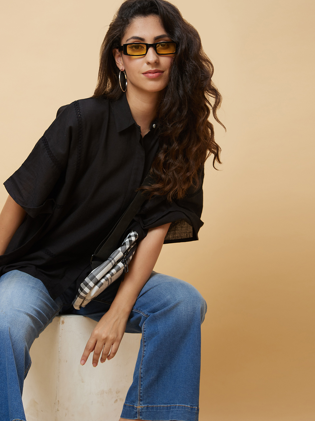Globus Women Black Solid Shirt Collar Lace Inserts Kaftan Tunic