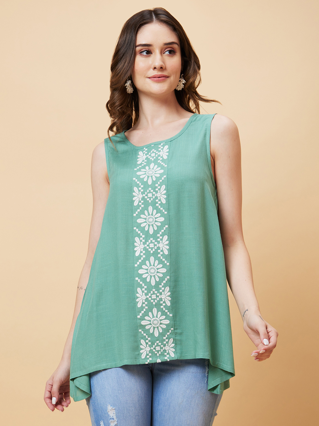 Globus Women Green Round Neck Floral Embroidered Sleeveless A-Line Tunic