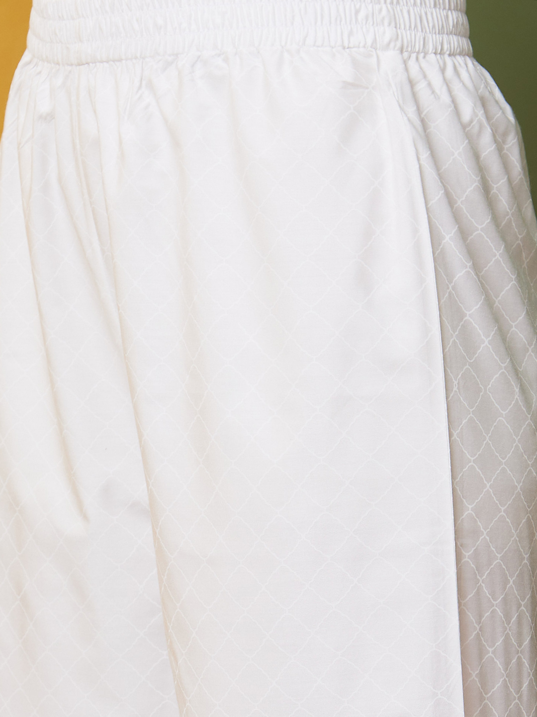 Globus Women White Round Neck Floral Print Straight Kurta Set with Trousers