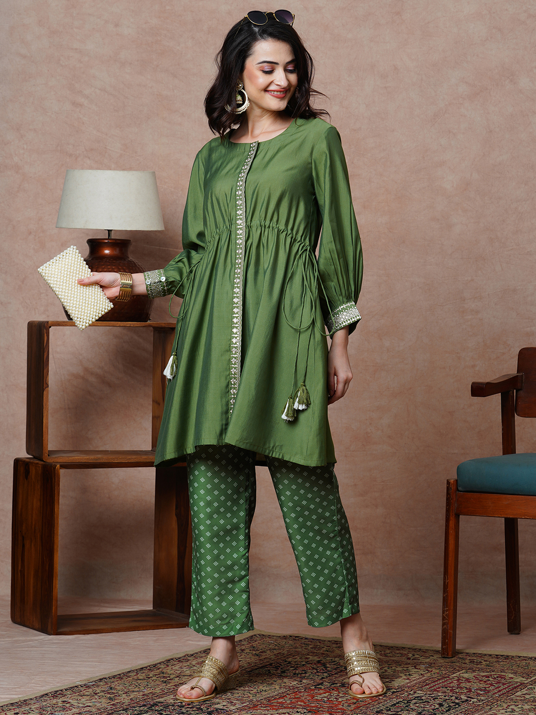 Globus Women Green Kurta & Bandhani Print Straight Pants Co-Ord Set