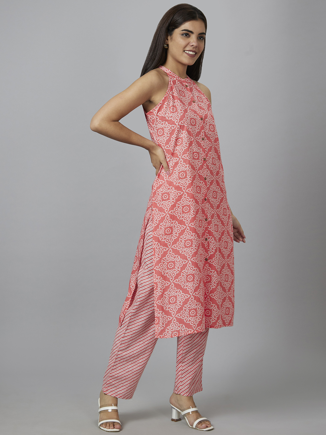 Globus Women Peach Printed Straight Kurta Set with Pyjama