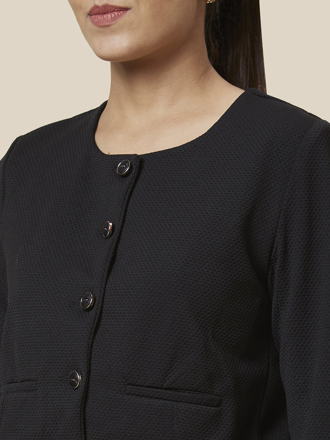 Globus Women Black Solid Casual Crop Jacket