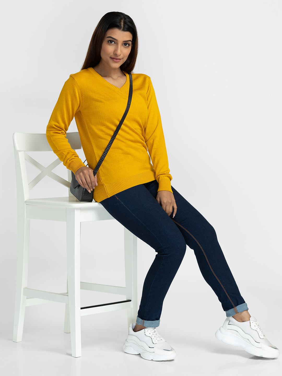Globus Yellow Solid Pullover Sweater
