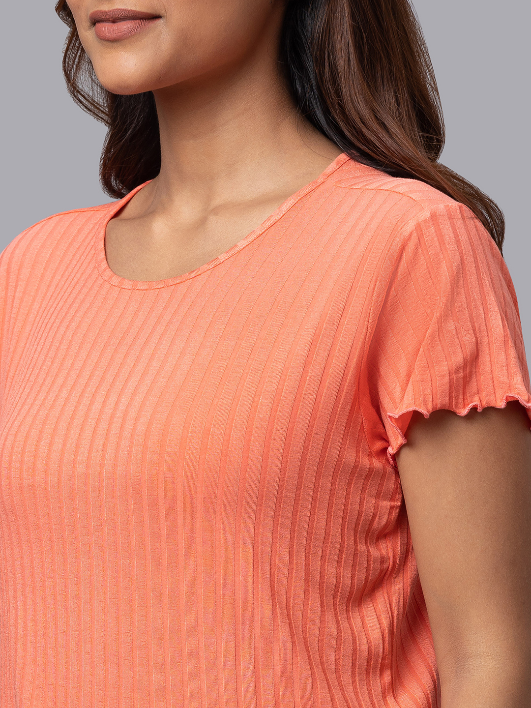 Globus Women Coral Solid Round Neck Casual Regular Fit Crop Tshirt