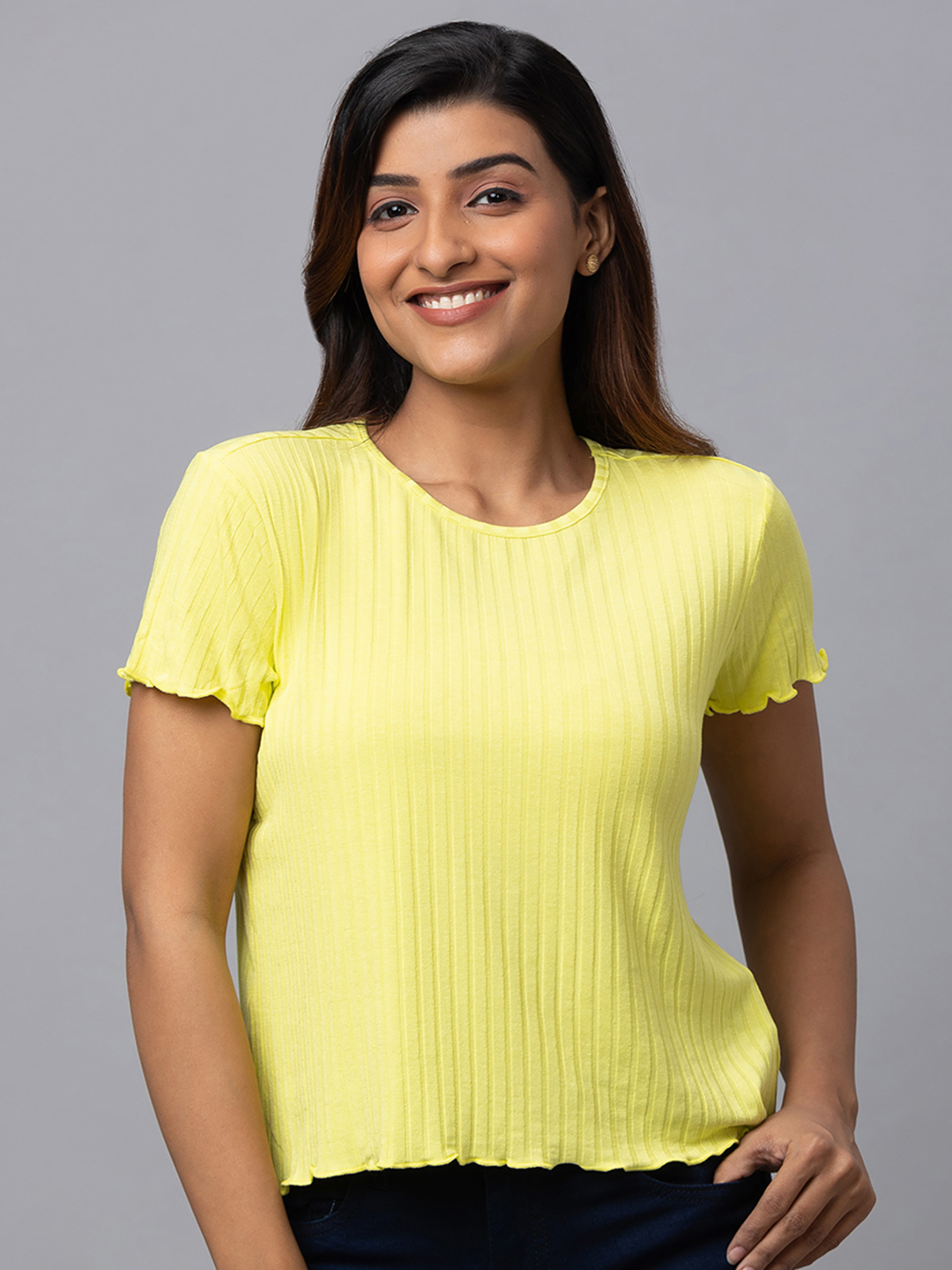 Globus Women Lime Solid Round Neck Casual Regular Fit Crop Tshirt