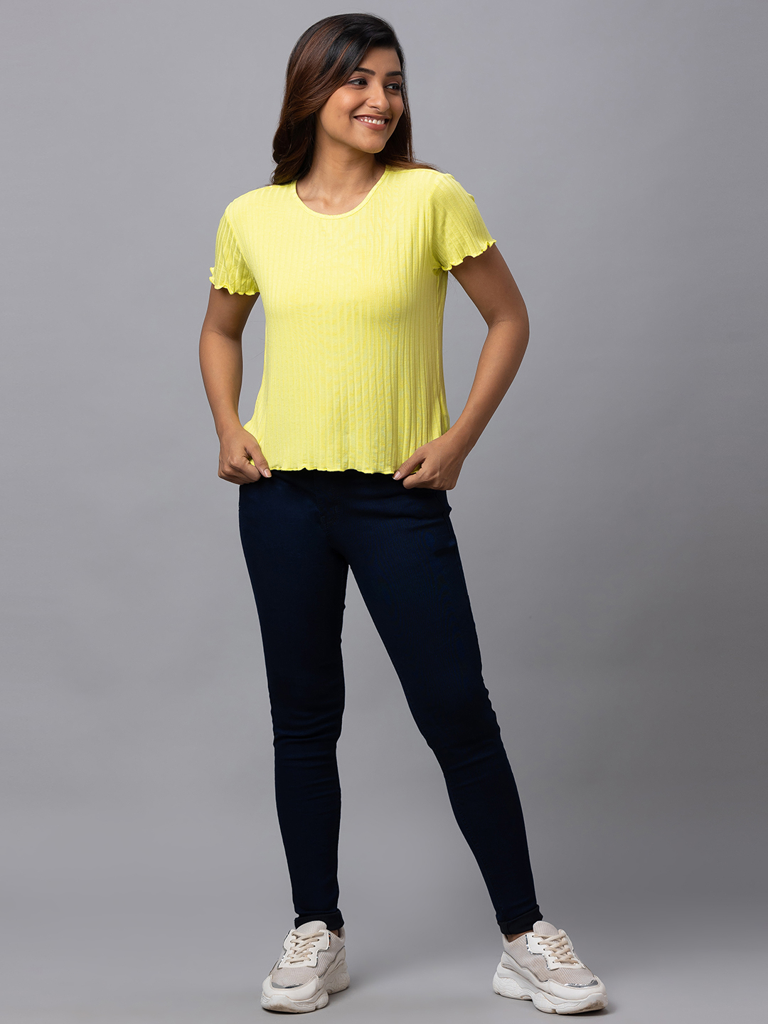 Globus Women Lime Solid Round Neck Casual Regular Fit Crop Tshirt